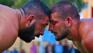 Başpehlivanlar Ege'nin Kırkpınar'ı Helvacı'da Er Meydanına İniyor