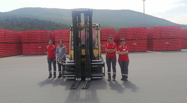 Forklift Operatörü Eğitim Programı' mezunu Coca-Cola İçecek Türkiye Kadın Çalışanları Fabrikalarda Görevlerine Başladı