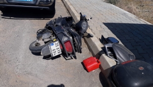  Motosiklete çarpıp kaçtı: 1 yaralı