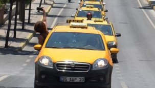 Aliağa'da taksicilerden akaryakıt zamlarına protesto! 
