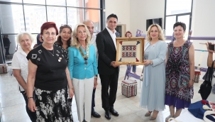 Aliağa Gençlik Merkezi'nde Tarihi Helvacı Kilimi Sergisi