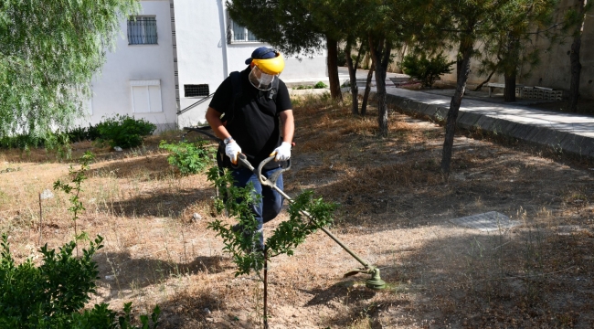 Çiğli'de Temizlik Seferberliği Sürüyor