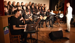 FOÇA'DA TÜRKÜLERLE YAZA MERHABA