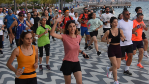 İzmirliler 21 Haziran En Kısa Gece Eğlence Koşusu'nda buluştu
