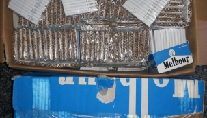 Kamyonet içerisinde binlerce dolu makaron ele geçirildi