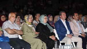 Mustafa Cihat Kılıç kendine has yorumuyla Bergama'yı mest etti