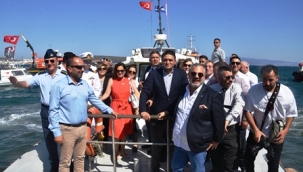 Aliağa'da Kabotaj Bayramı kutlamaları çelenk sunma töreni ile başladı