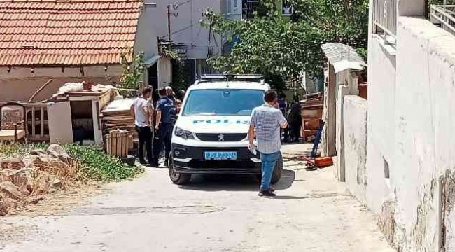 İzmir'de hareketli dakikalar: Bir kişi karısını bıçakla rehin aldı