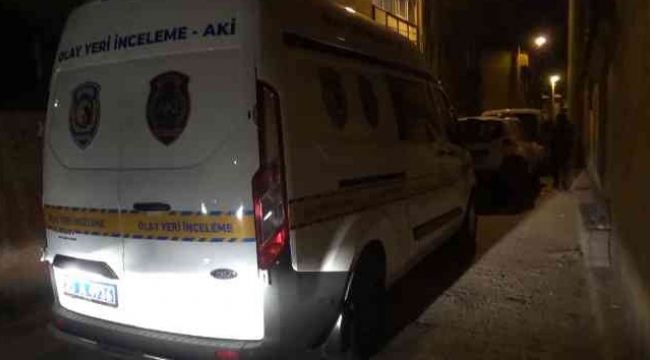 İzmir'de sır cinayet: Bıçaklanmış halde ölü bulundu