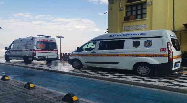 İzmir'in Konak ilçesinde, denizde bir erkek cesedi bulundu.