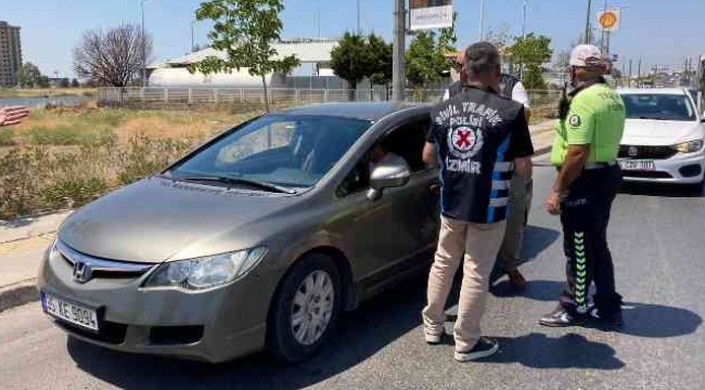 700 liraya Çeşme'ye götürecekti, sivil trafik ekiplerine kıskıvrak yakalandı