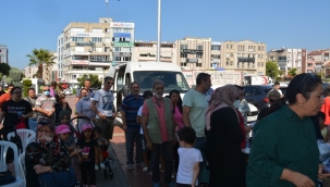 Aliağa AK Parti İlçe Teşkilatından Aşure İkramı