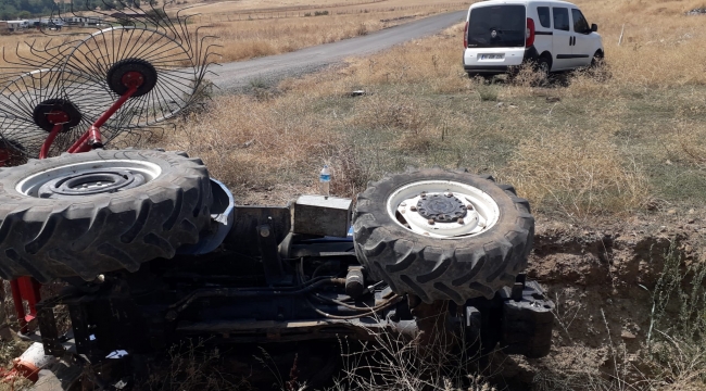 Aliağa 'da Traktör ile hafif ticari araç çarpıştı: 1 yaralı