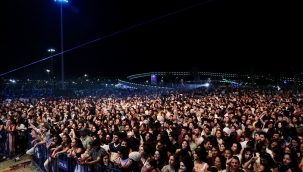 Aliağa Sanat Günleri'nde Coşku ve Kahkaha Bir Arada