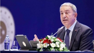 Bakan Akar Yunanistan medyasına çıkıştı! "Gel seni ben Foça'ya götüreyim!"