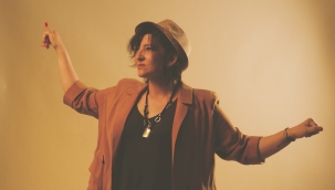 GÜLER ÖZİNCE'DEN YENİ SINGLE "EVDE YOKTUN"