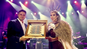 Hande Yener Aliağa'yı Salladı