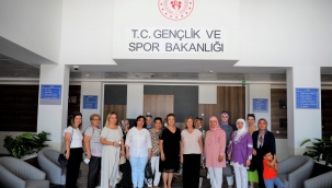 TÜRK KADINLAR BİRLİĞİ DERNEĞİ BERGAMA ŞUBESİ ÜYELERİ BAŞKAN DOĞRUER'İ ZİYARET ETTİ