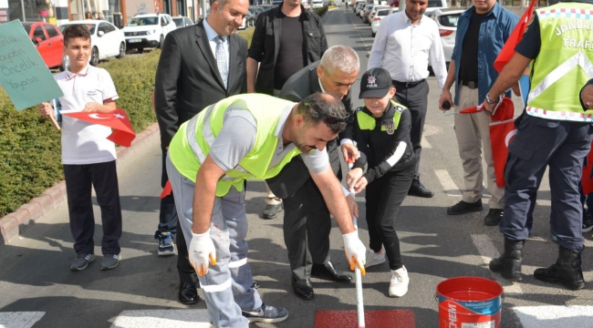 Aliağa'da "Yayalara öncelik duruşu, hayata saygı duruşu" etkinliği