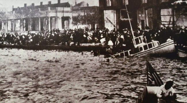 "Büyük İzmir Yangını 1922" fotoğraf sergisi açıldı