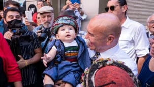 Kemeraltı 851. Sokak'a Hür Efe Şeref Üsküp'ün adı verildi