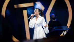 Kültürpark'ta konserler geçidi Tuğba Yurt'la devam etti