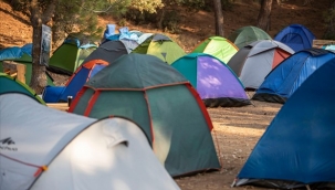 Başkan Soyer "Gençler Suyu Konuşuyor" temalı gençlik kampını ziyaret etti