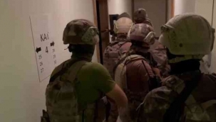 İzmir'de 'Camgöz' ve 'Beldekler' çetelerine operasyon: 18 gözaltı