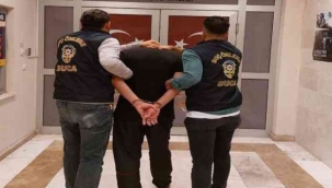 İzmir'de kız yurdunun önünde uygunsuz hareketler yapan şahıs yakalandı