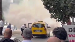 MHP İzmir İl Başkanı Şahin'den yanan taksiye müdahale