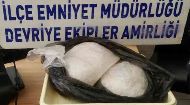 Polisten kaçmaya çalışan şüpheliler 2 kilo metamfetaminle yakalandı