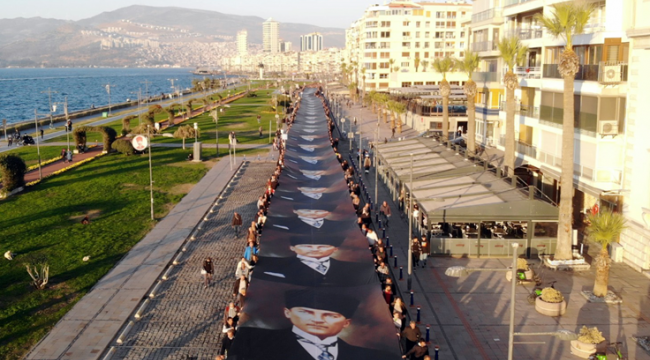 İzmir Ata'ya saygı için yürüdü