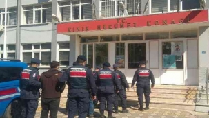 İzmir'de firari 17 suçlu yakalanarak tutuklandı