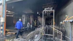 Torbalı'da boya atölyesindeki yangın korkuttu