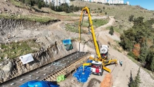 İzmir'de belediye personeli ve dar gelirli aileler için toplu konut projesi