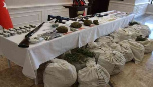 İzmir'de dev uyuşturucu operasyonu: 33 torbacı gözaltına alındı