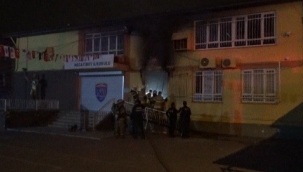 İzmir'de ilkokulda yangın büyümeden söndürüldü