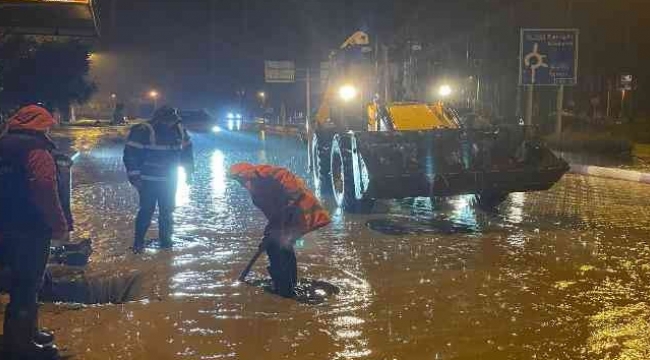 İzmir'de sel sularına kapılan yaşlı kadın hayatını kaybetti