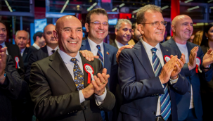 1 milyon kitap projesinin ilk kurumsal destekçisi olan Başkan Soyer: "İyiliğin ne kadar bulaşıcı olduğunu gördük"