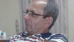 Devrilen traktörün altında kalan sürücü öldü