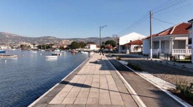 Foça'nın Sahil şeridi baştan aşağı yenilendi