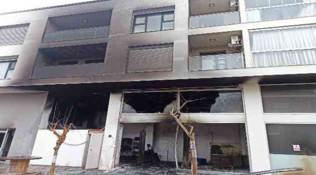 İzmir'de karavan imalathanesinde yangın
