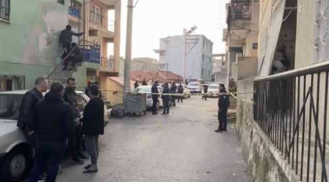 İzmir'de sokak ortasında silahlı çatışma: 3 yaralı