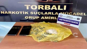 Aile görünümlü uyuşturucu tacirleri tutuklandı