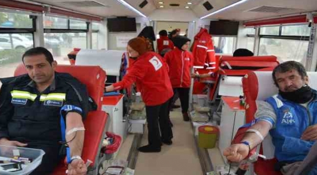 Aliağa'dan depremzedeler için kan bağışı desteği