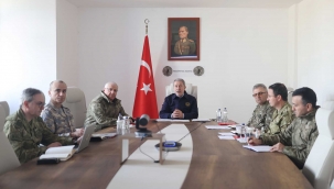 Bakan Akar'dan "asker kışladan geç çıkarıldı" söylemlerine sert tepki