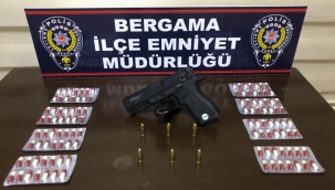  Bergama'da durdurulan araçta uyuşturucu madde ve silah çıktı