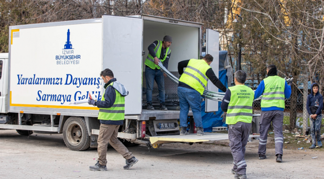 Büyükşehir ekipleri Kahramanmaraş'ta 142 sobalı çadır kurdu