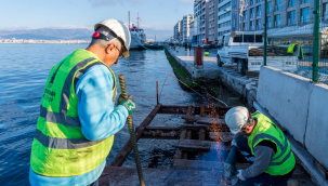Konak'taki çürüyen seyir terasları sökülüyor
