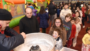 Tatil Şenliği Foçalı Çocukları Mutlu Etti